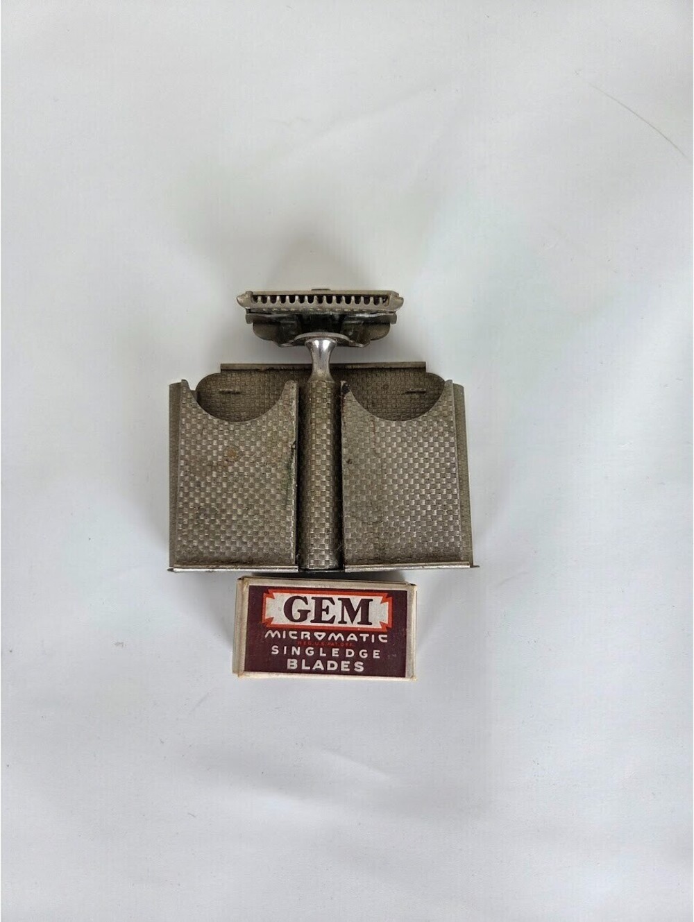 Vintage GEM Micromatic Safety Razor with Case and Blade Pack Shaving Set